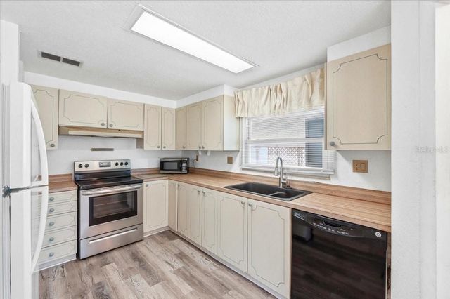 3202 OTTER CREEK COURT, Lakeland, FL 33810