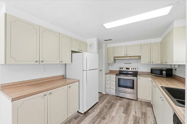 3202 OTTER CREEK COURT, Lakeland, FL 33810