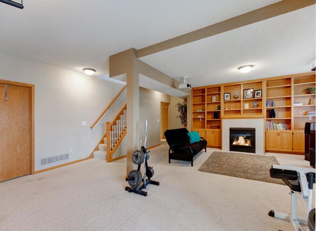406 Singing Hills Drive SE, Lonsdale, MN 55046