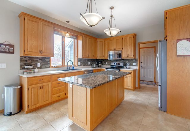 406 Singing Hills Drive SE, Lonsdale, MN 55046