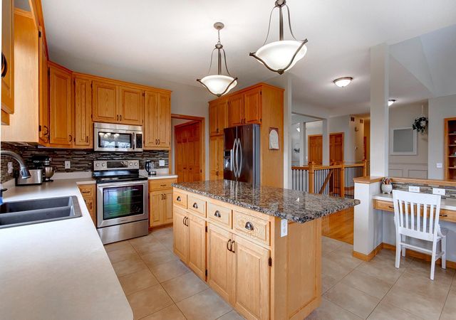 406 Singing Hills Drive SE, Lonsdale, MN 55046