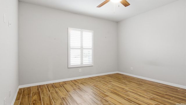 728 Crestview, Floresville, TX 78114