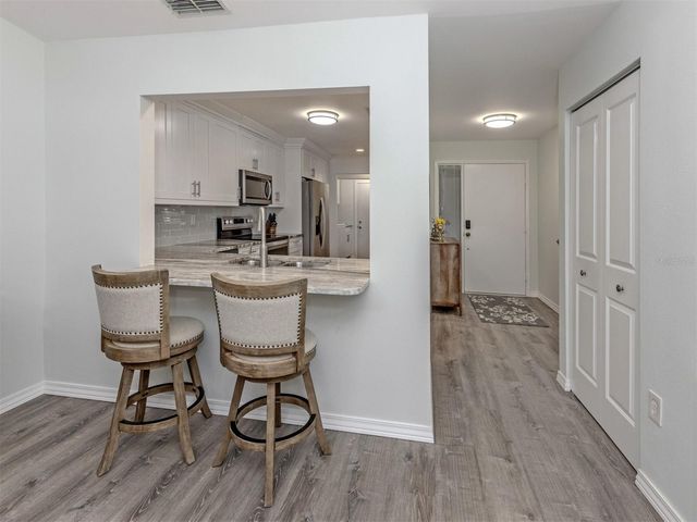 601 PINEBROOK CRESCENT 1, Venice, FL 34285