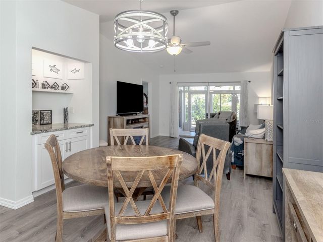 601 PINEBROOK CRESCENT 1, Venice, FL 34285