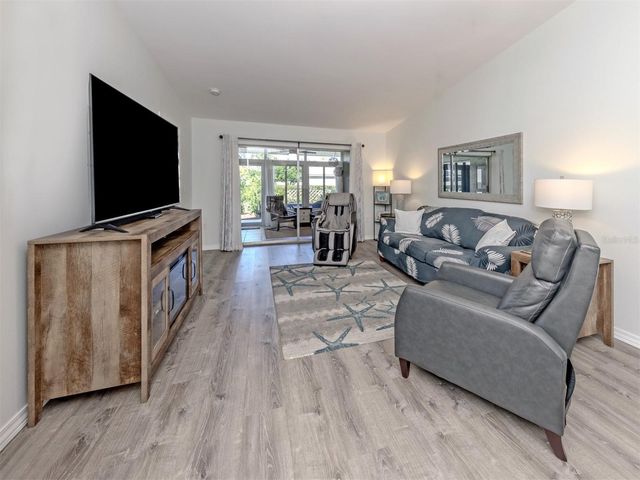 601 PINEBROOK CRESCENT 1, Venice, FL 34285