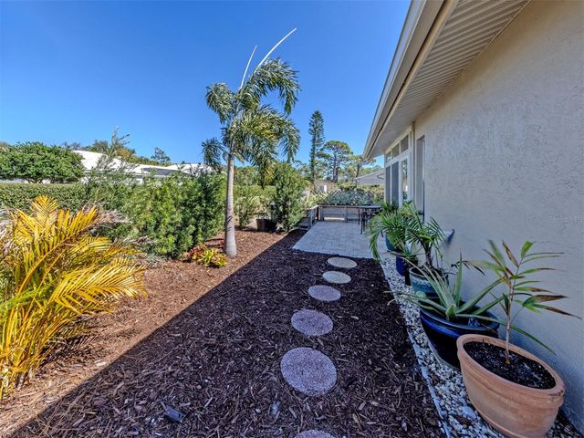 601 PINEBROOK CRESCENT 1, Venice, FL 34285