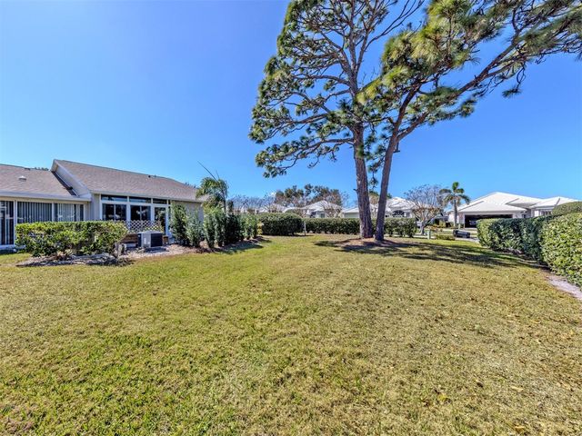 601 PINEBROOK CRESCENT 1, Venice, FL 34285