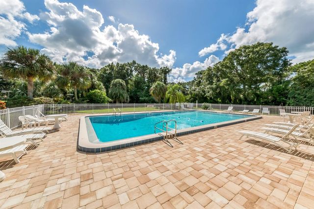 601 PINEBROOK CRESCENT 1, Venice, FL 34285