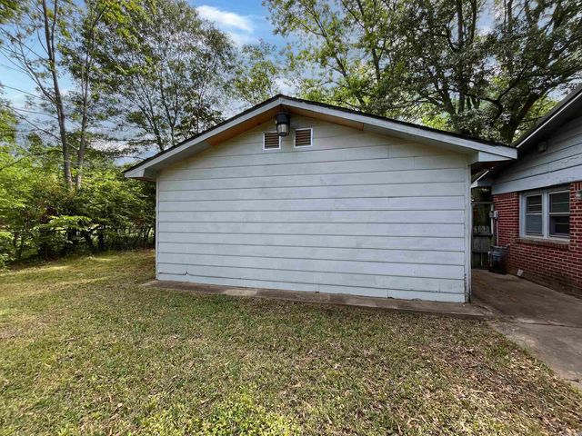 1610 Jones Dr, Conway, AR 72032