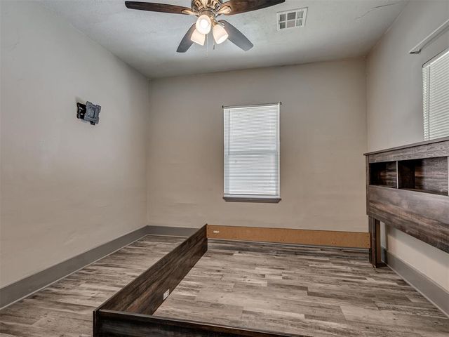 912 S Rock Island Avenue, El Reno, OK 73036