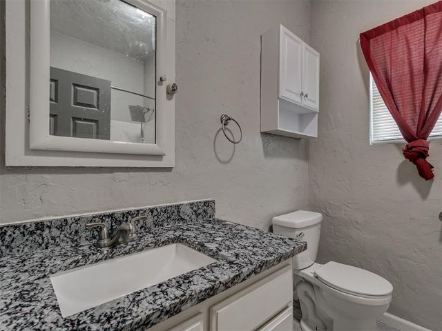 912 S Rock Island Avenue, El Reno, OK 73036