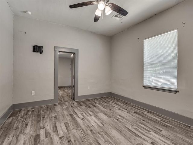 912 S Rock Island Avenue, El Reno, OK 73036