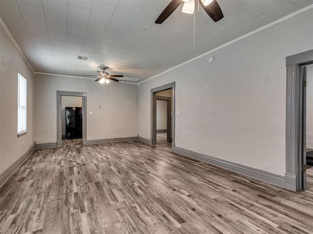 912 S Rock Island Avenue, El Reno, OK 73036