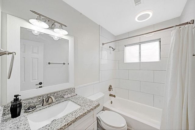 55 Dew Fall Ct Court, The Woodlands, TX 77380