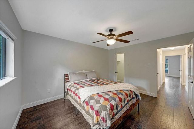 55 Dew Fall Ct Court, The Woodlands, TX 77380