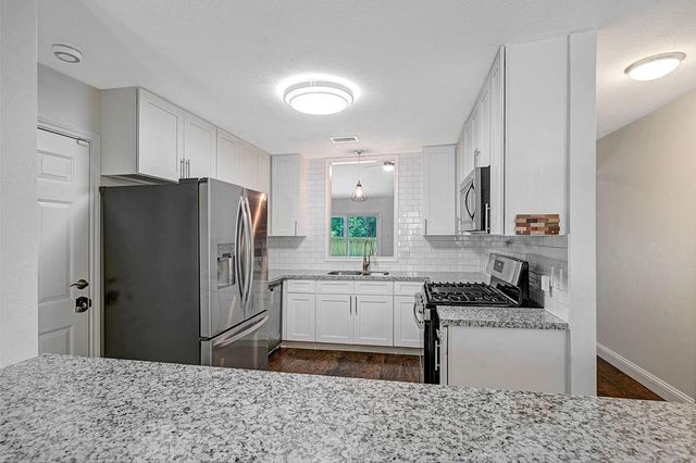 55 Dew Fall Ct Court, The Woodlands, TX 77380