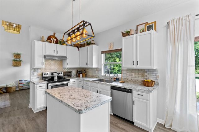 498 WEKIVA CREST DRIVE, Apopka, FL 32712