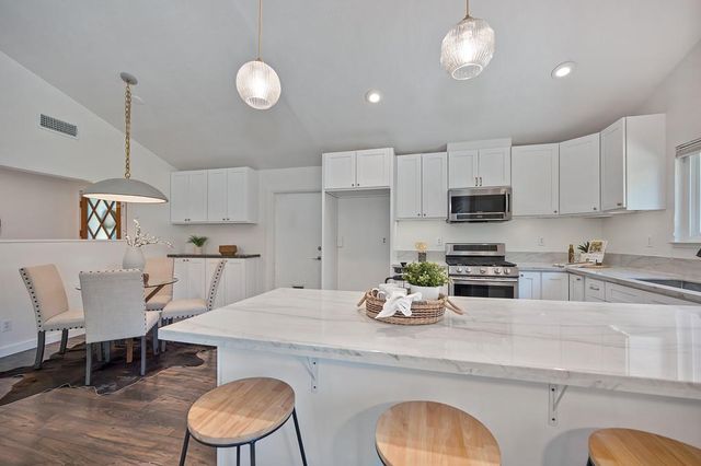 938 Mikkelsen Dr, Auburn, CA 95603