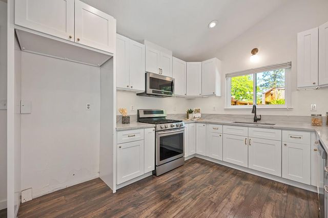 938 Mikkelsen Dr, Auburn, CA 95603