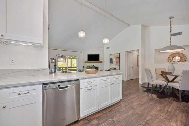 938 Mikkelsen Dr, Auburn, CA 95603