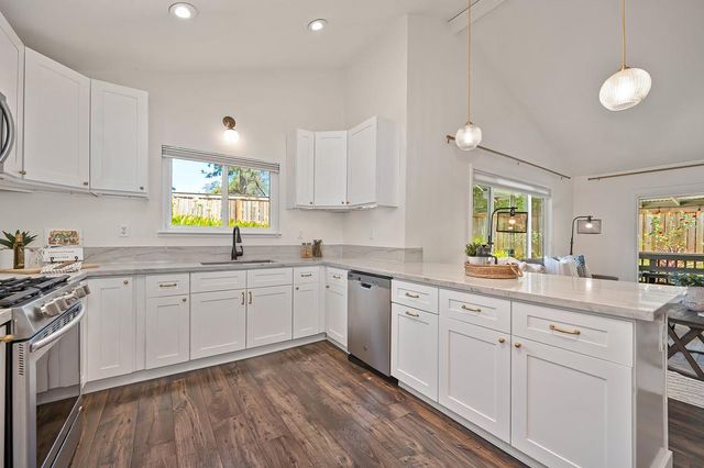 938 Mikkelsen Dr, Auburn, CA 95603