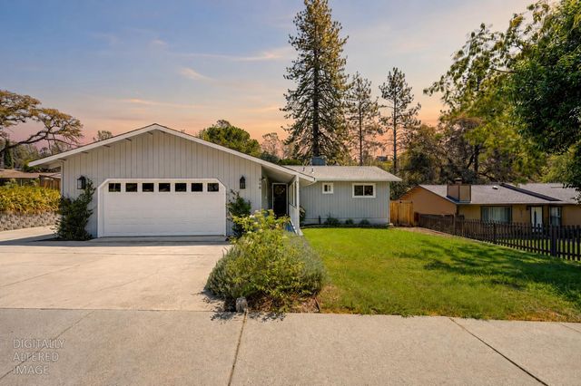 938 Mikkelsen Dr, Auburn, CA 95603