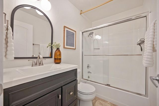 938 Mikkelsen Dr, Auburn, CA 95603