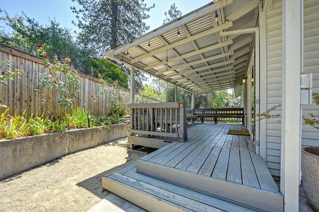 938 Mikkelsen Dr, Auburn, CA 95603