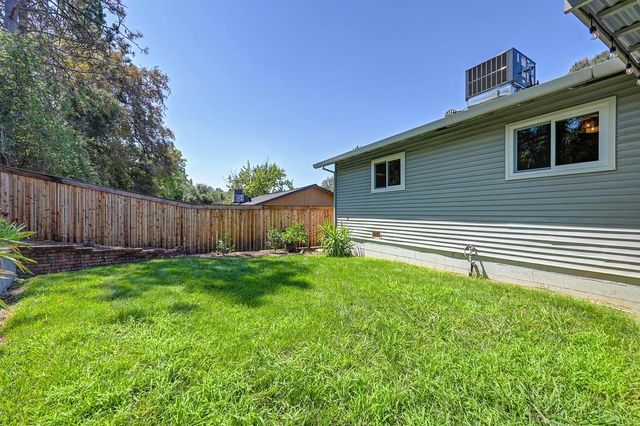938 Mikkelsen Dr, Auburn, CA 95603