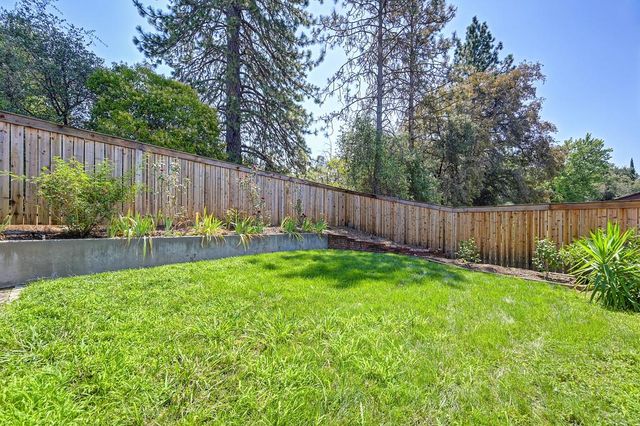 938 Mikkelsen Dr, Auburn, CA 95603