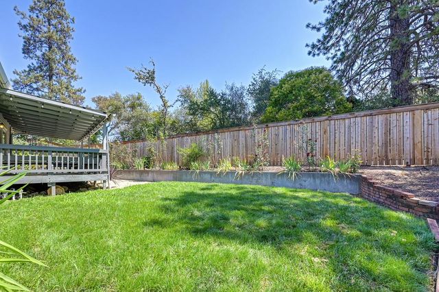 938 Mikkelsen Dr, Auburn, CA 95603