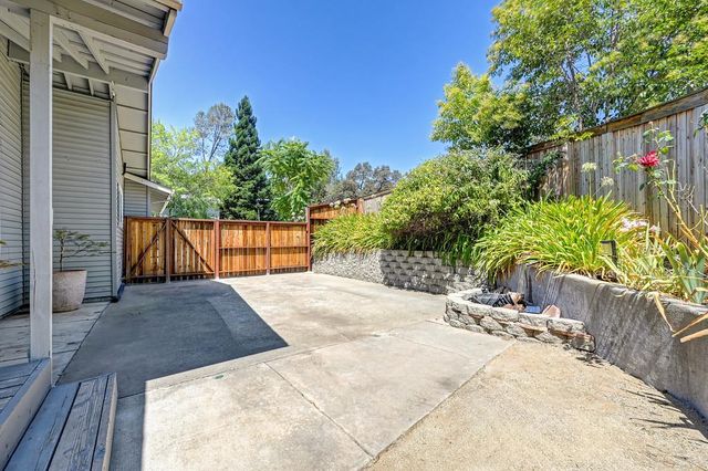938 Mikkelsen Dr, Auburn, CA 95603