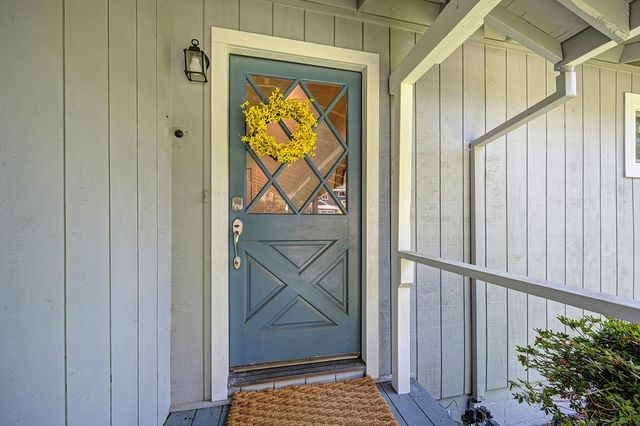 938 Mikkelsen Dr, Auburn, CA 95603