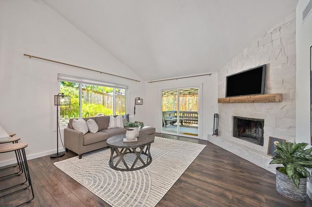 938 Mikkelsen Dr, Auburn, CA 95603
