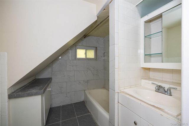 87 Vineyard Avenue, Highland, NY 12528