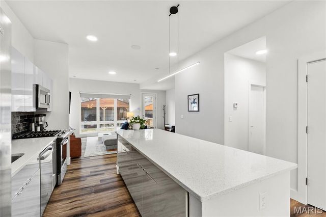 3415 Vista Avenue, St Louis, MO 63104