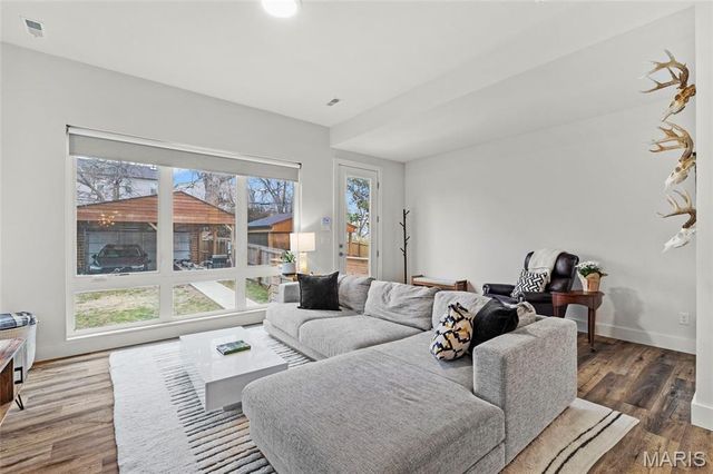 3415 Vista Avenue, St Louis, MO 63104