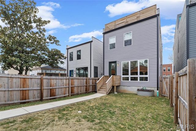 3415 Vista Avenue, St Louis, MO 63104