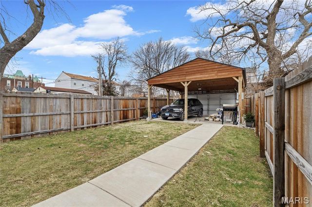 3415 Vista Avenue, St Louis, MO 63104