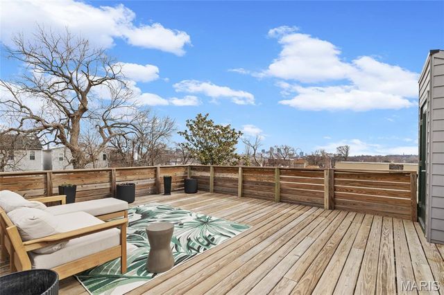 3415 Vista Avenue, St Louis, MO 63104