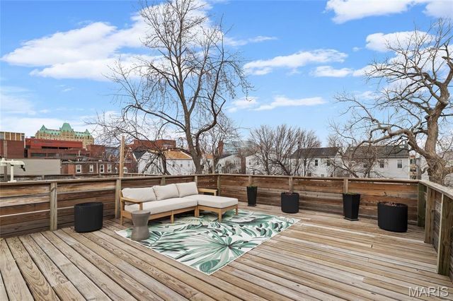 3415 Vista Avenue, St Louis, MO 63104