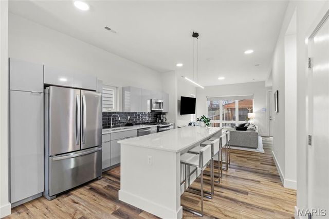 3415 Vista Avenue, St Louis, MO 63104