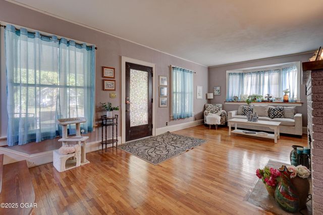 1513 S Main Street, Carthage, MO 64836