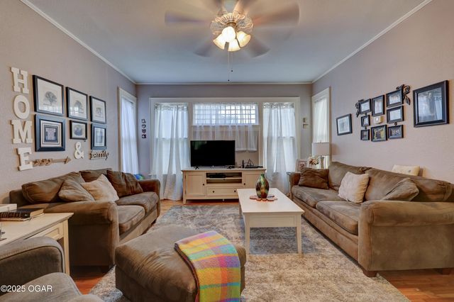 1513 S Main Street, Carthage, MO 64836