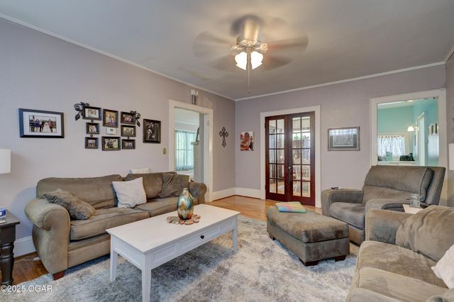 1513 S Main Street, Carthage, MO 64836