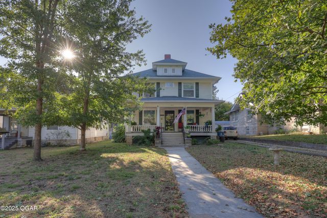 1513 S Main Street, Carthage, MO 64836