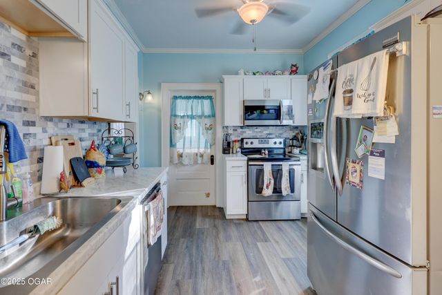 1513 S Main Street, Carthage, MO 64836