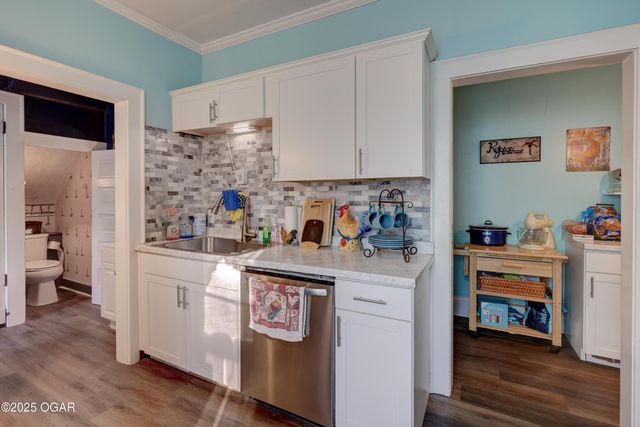 1513 S Main Street, Carthage, MO 64836