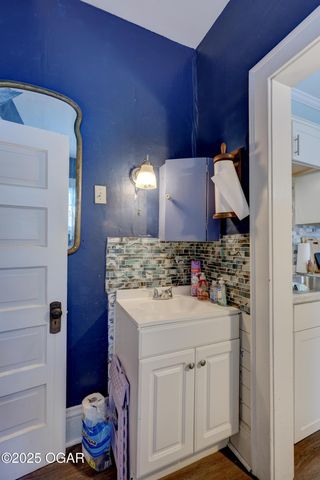 1513 S Main Street, Carthage, MO 64836