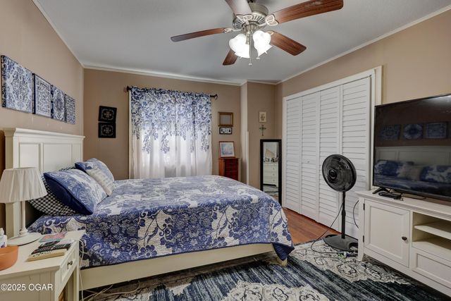 1513 S Main Street, Carthage, MO 64836